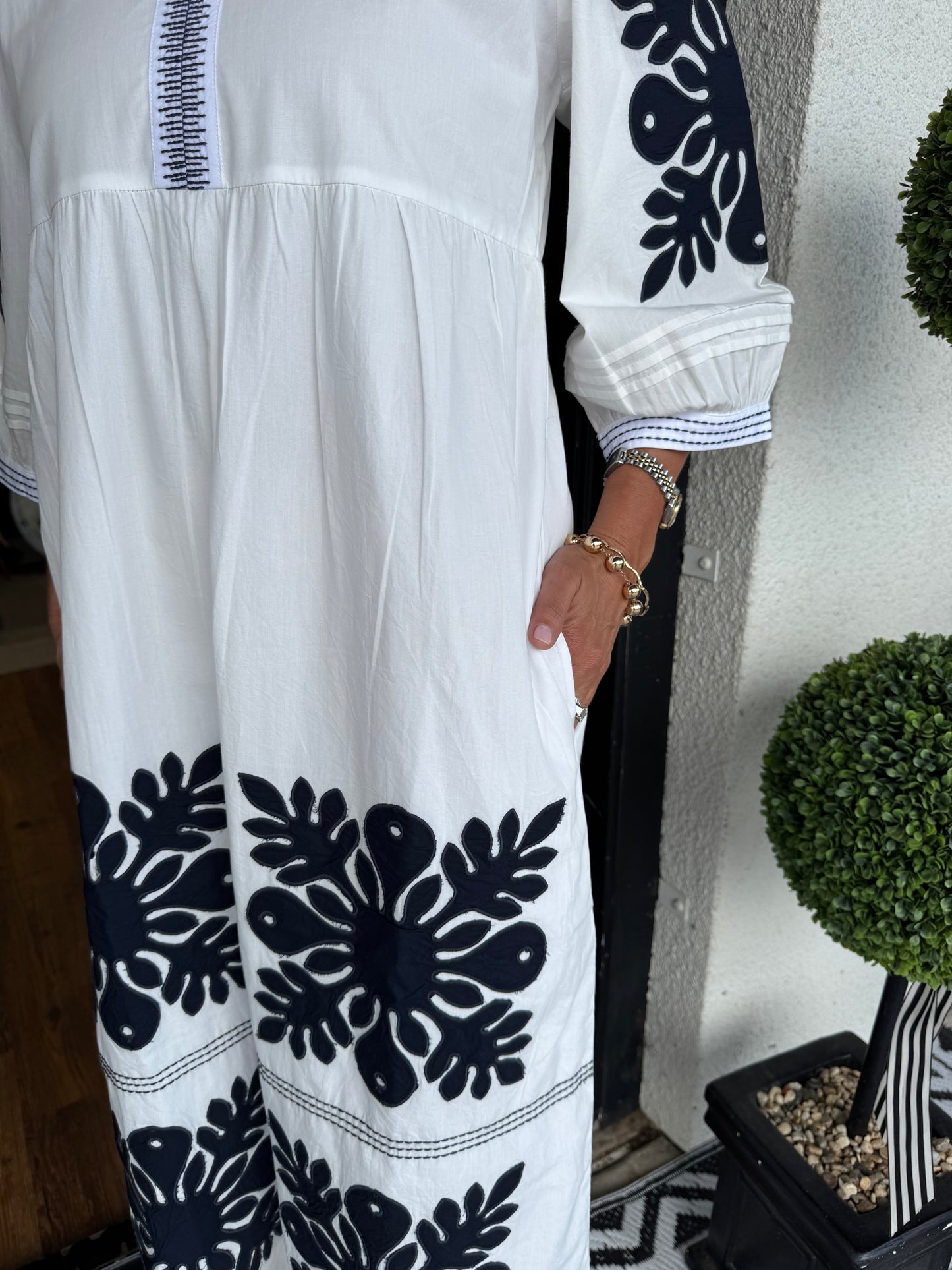 Lyndi Appilque Dress