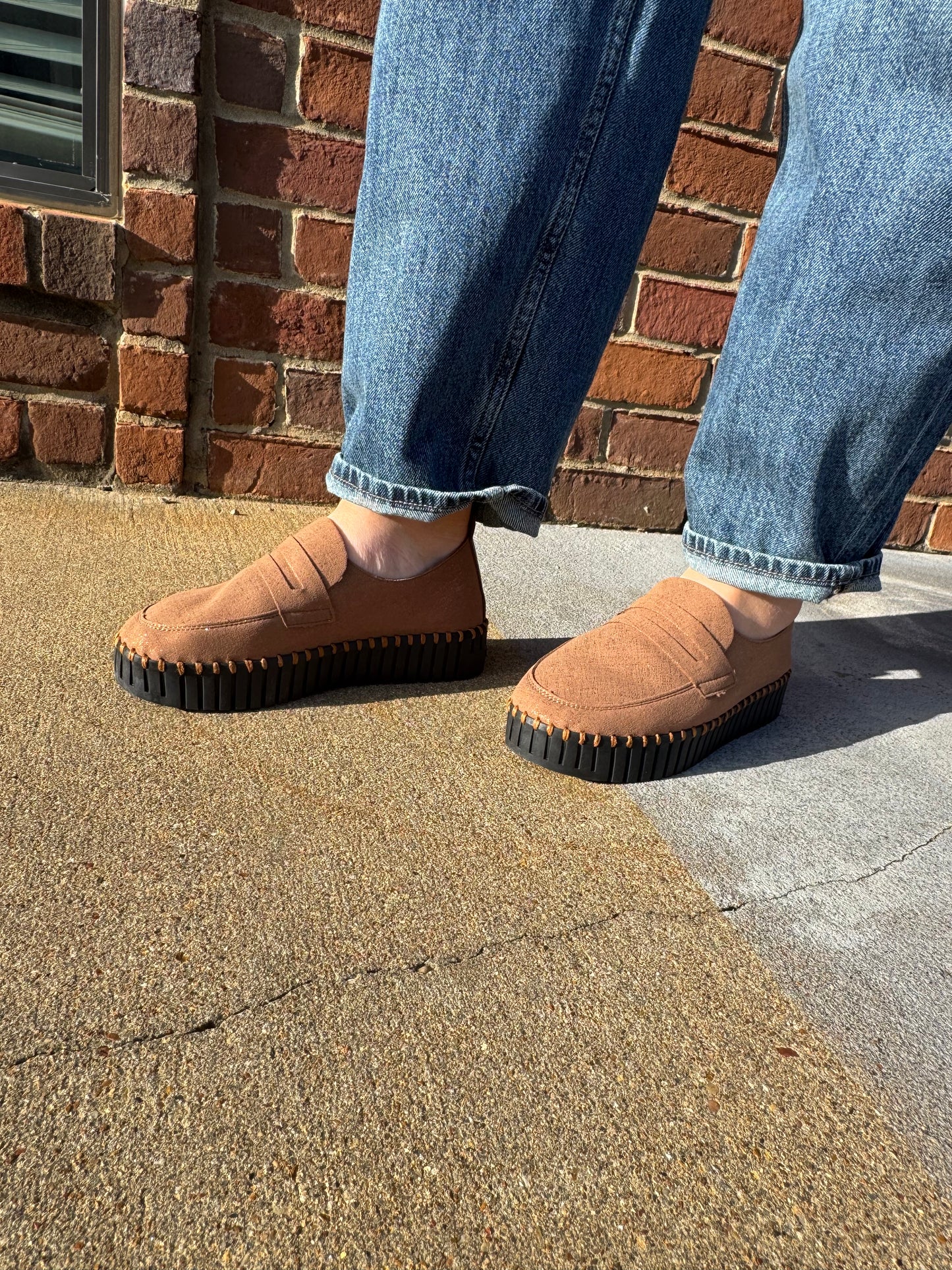 Nougat Black Loafer