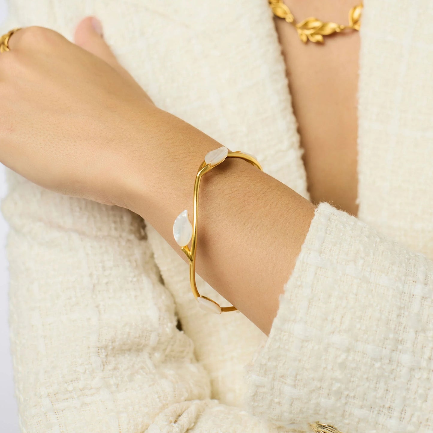Willow Stone Bangle - Mother of Pearl