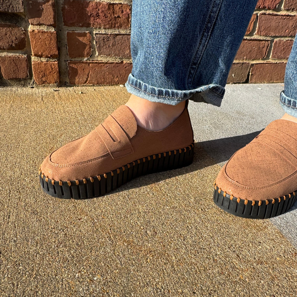 
                  
                    Nougat Black Loafer
                  
                