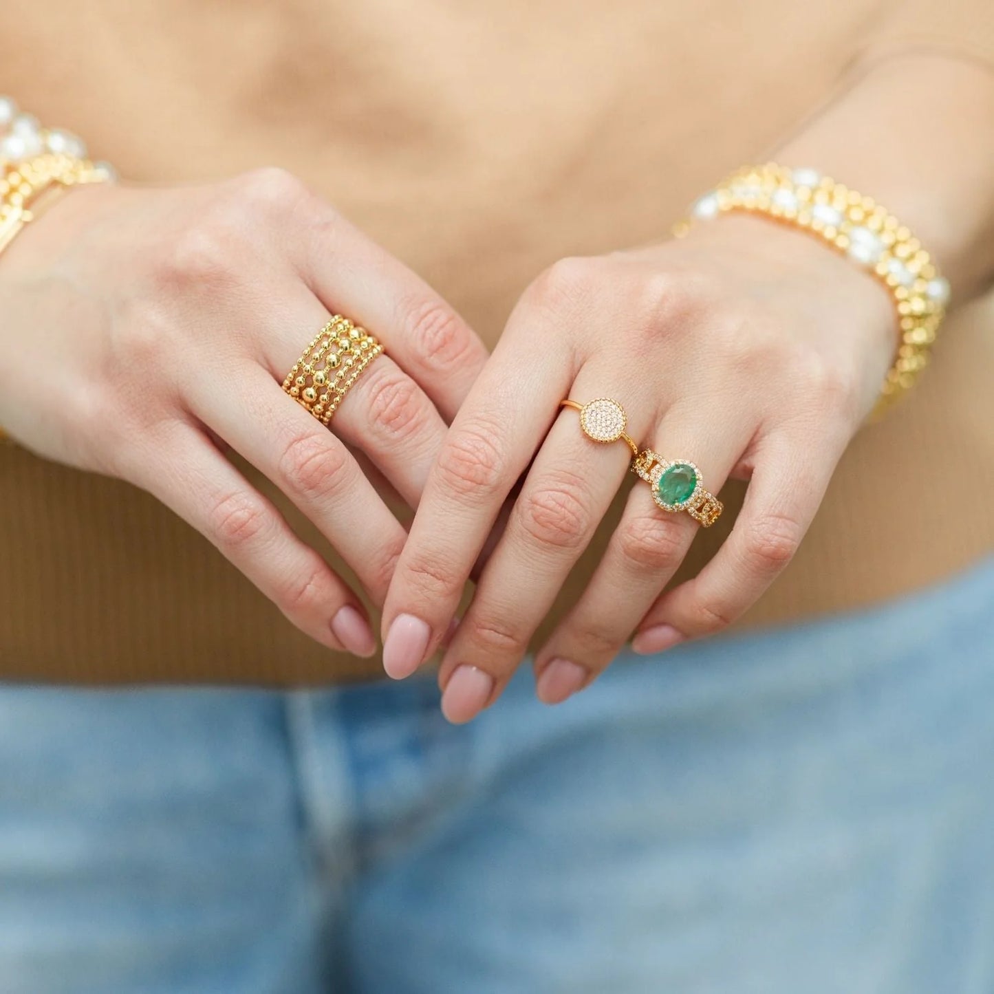 Delicate Ring With Pave Circle - Gold