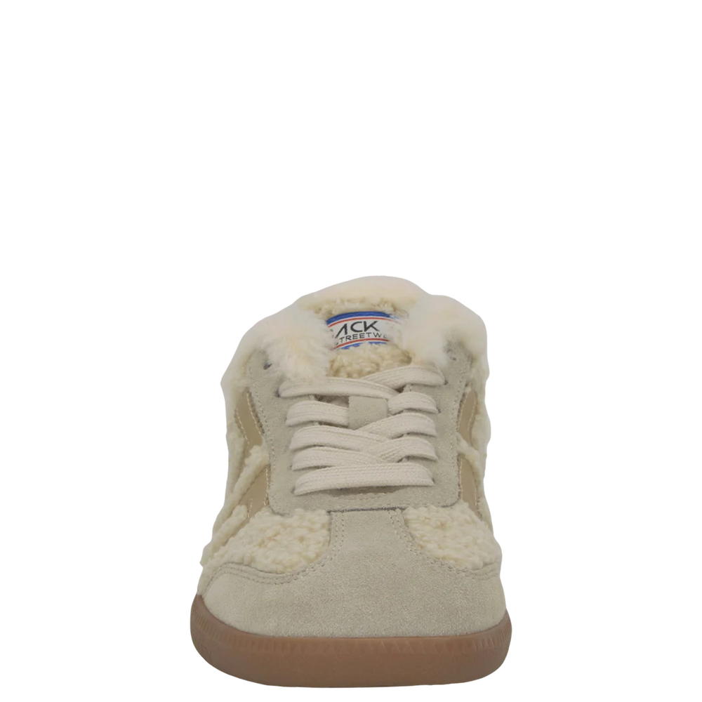 
                  
                    Back 70 Easter Sneakers Butter Gold
                  
                