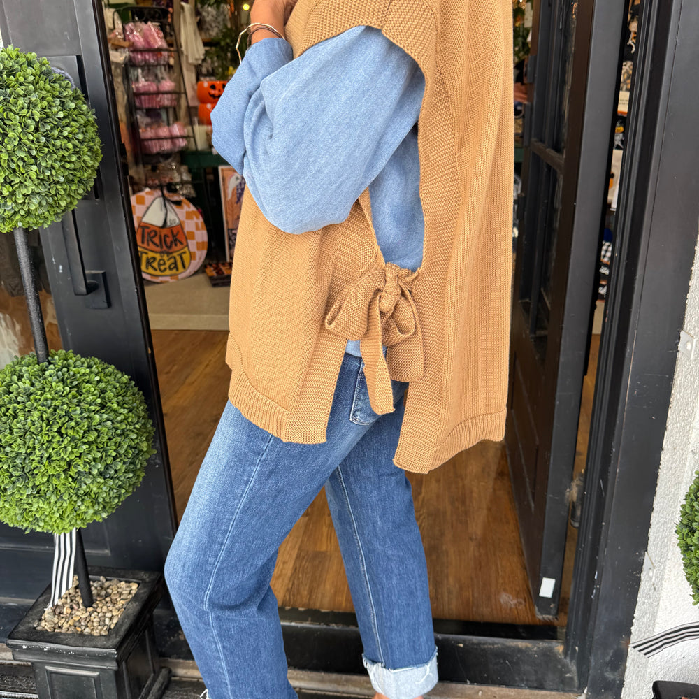 Tye Sweater Vest - Tan