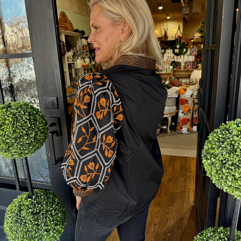 
                  
                    Van Top - Black
                  
                