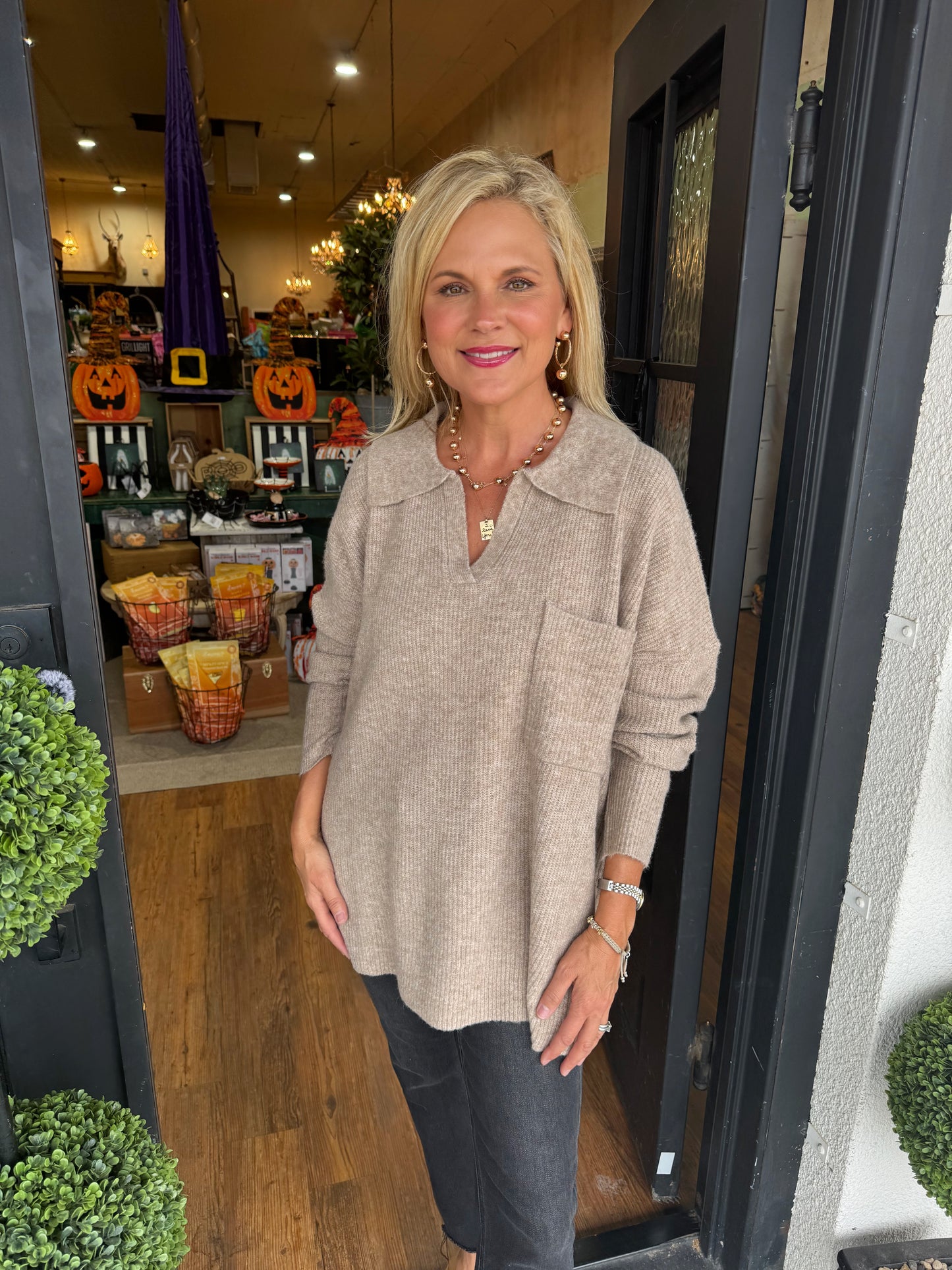 Noa Collard Sweater - Tan