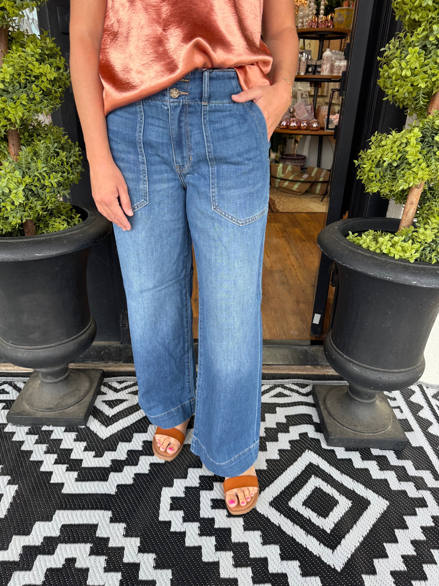 Liverpool Patch Pocket Wide Leg Jean 31”