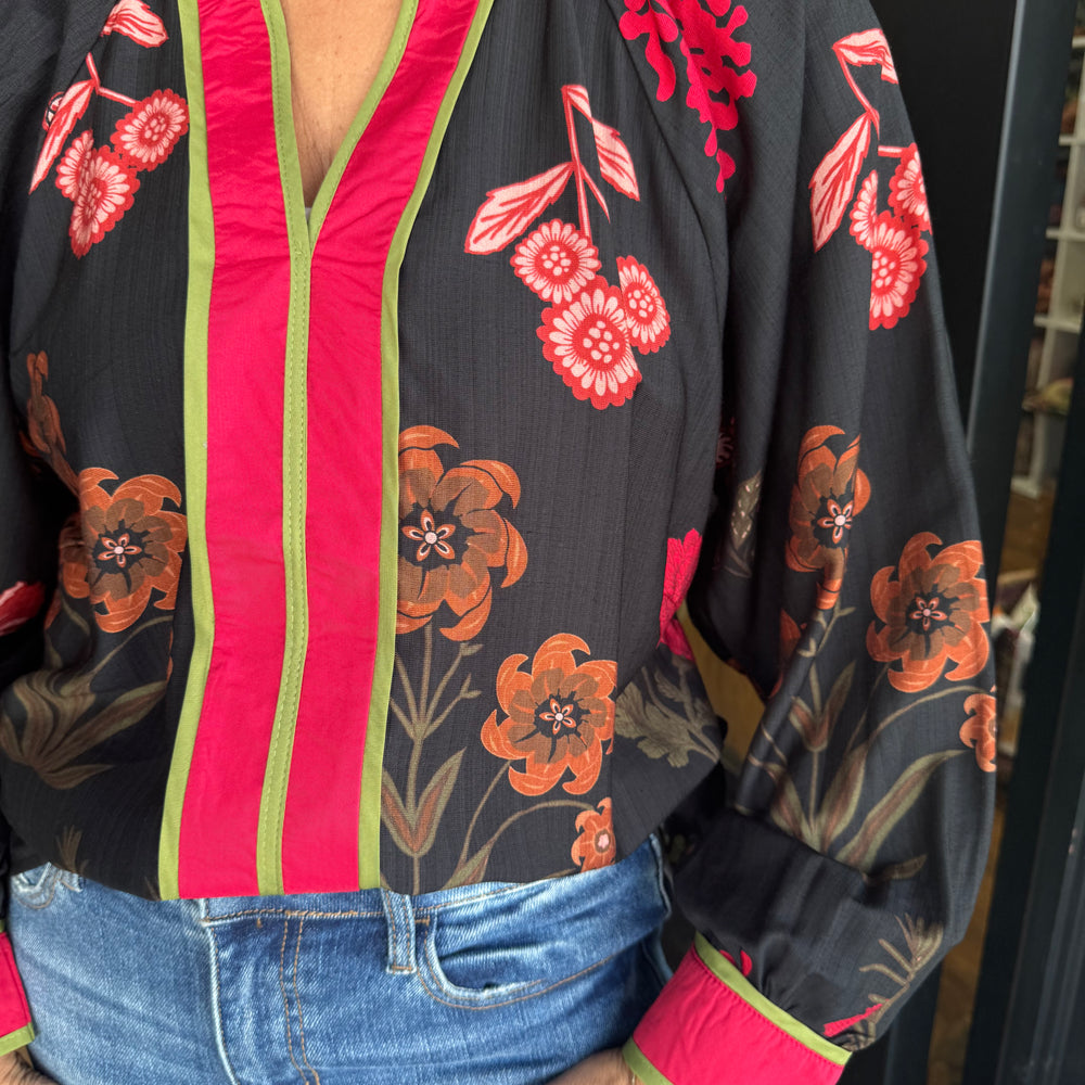 
                  
                    Frankie Top - Black
                  
                