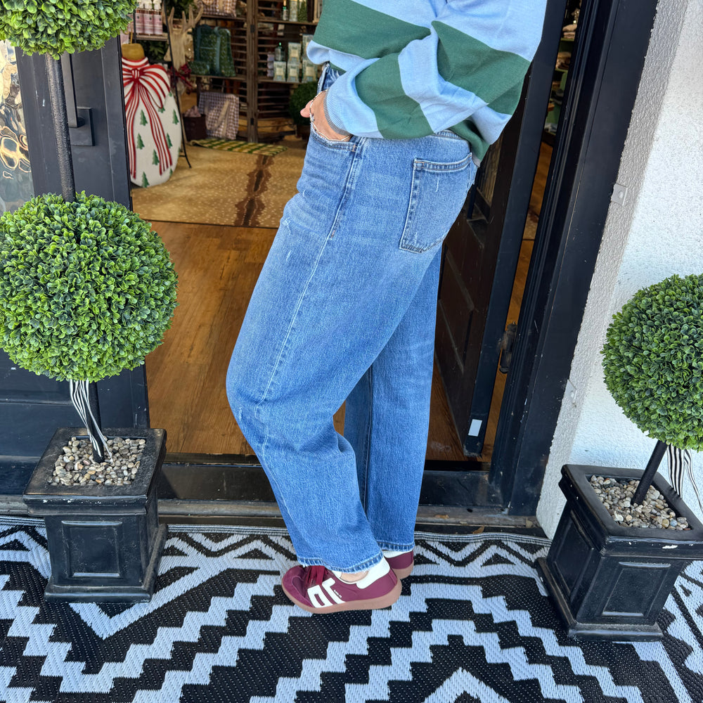 
                  
                    High Rise Barrel Jeans - Trasimeno
                  
                