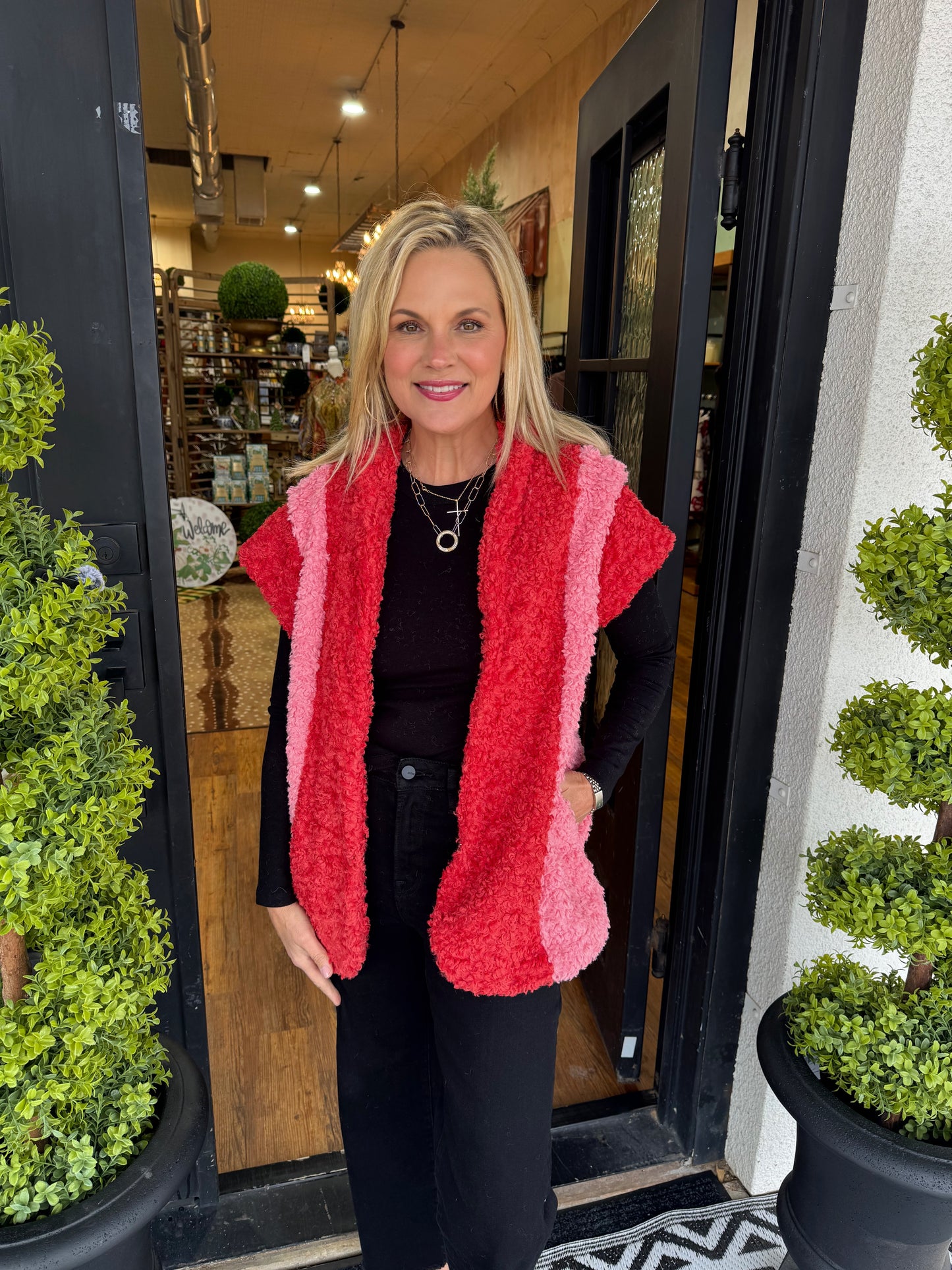 Janna Sherpa Vest - Red/Pink