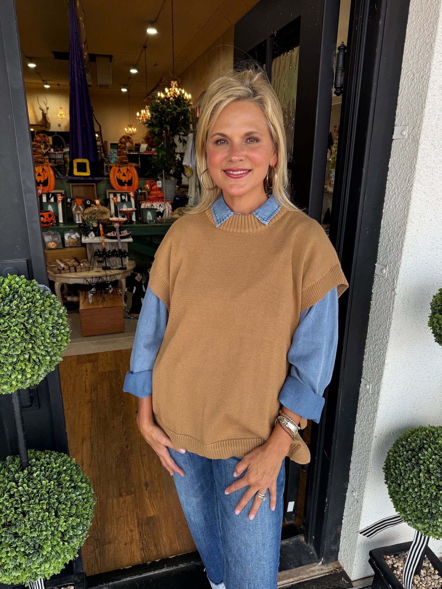 Tye Sweater Vest - Tan