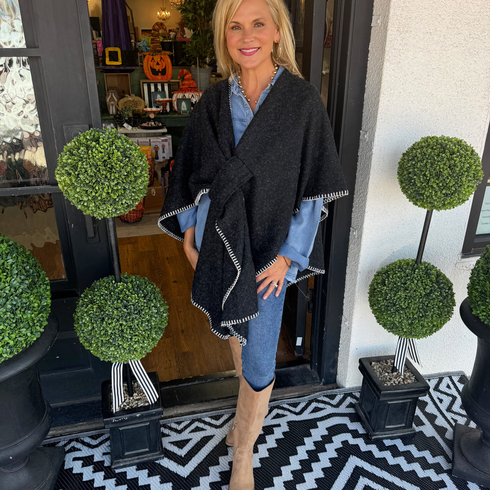Hayword Blanket Poncho - Black