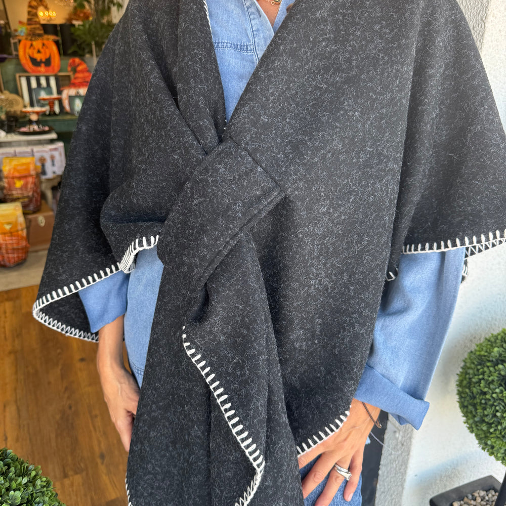Hayword Blanket Poncho - Black