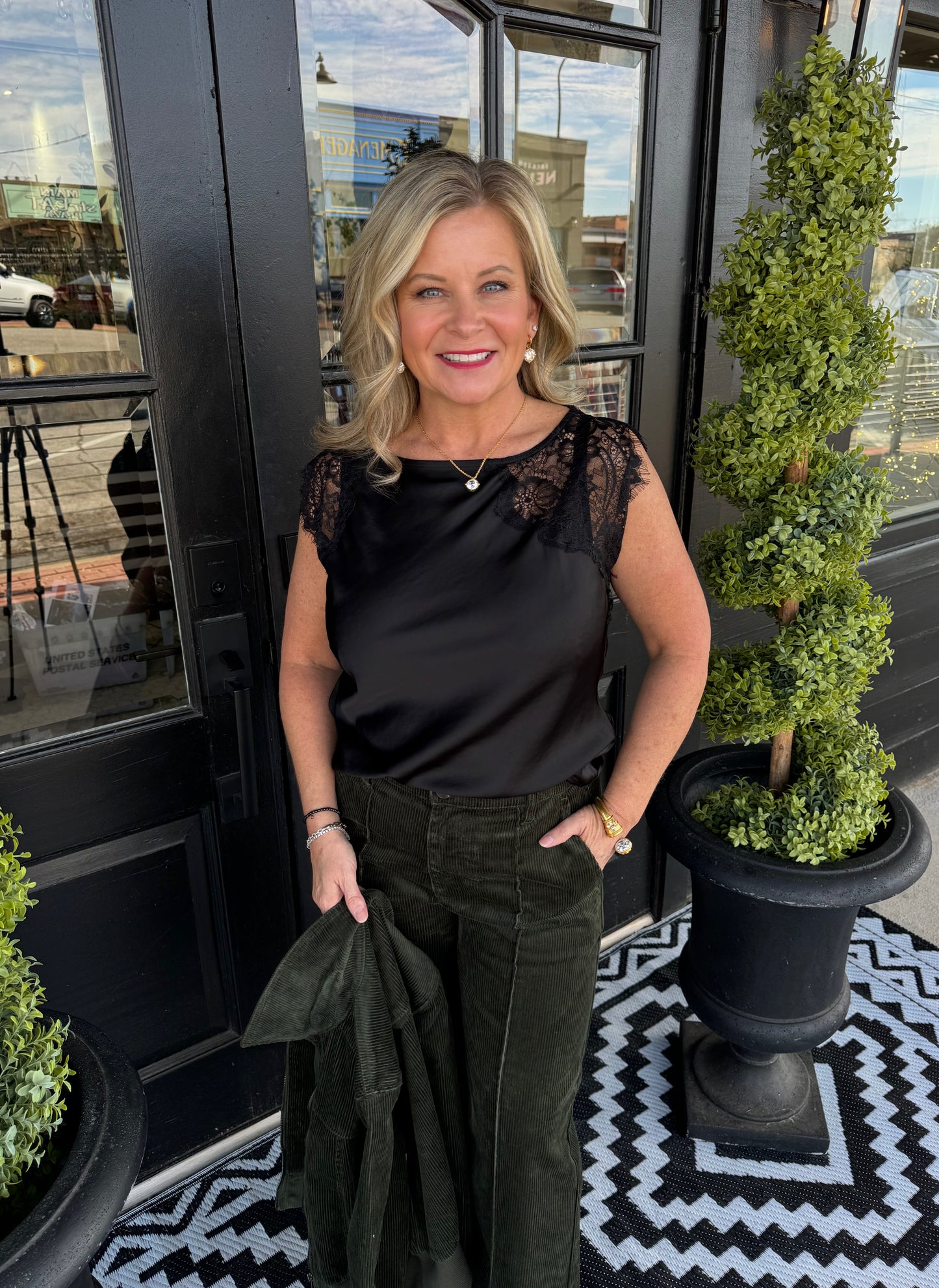 Sleeveless Woven Top W/ Lace - Black