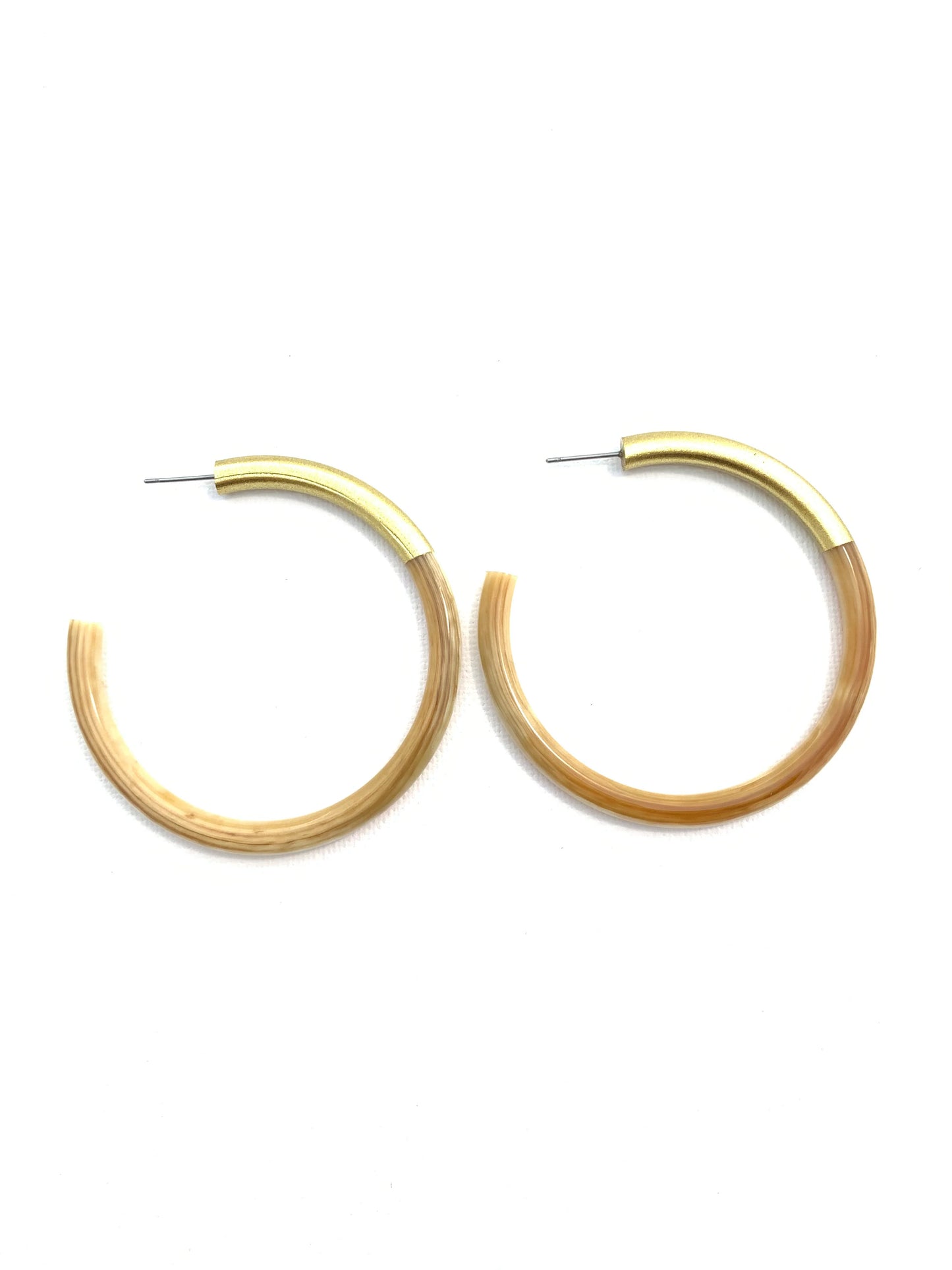 Lg LIZ Hoops in Natural Light