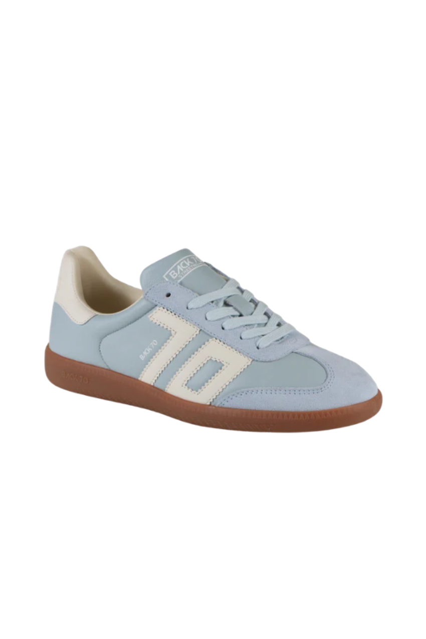 Back 70 Cloud D26 Sneakers - Light Sky