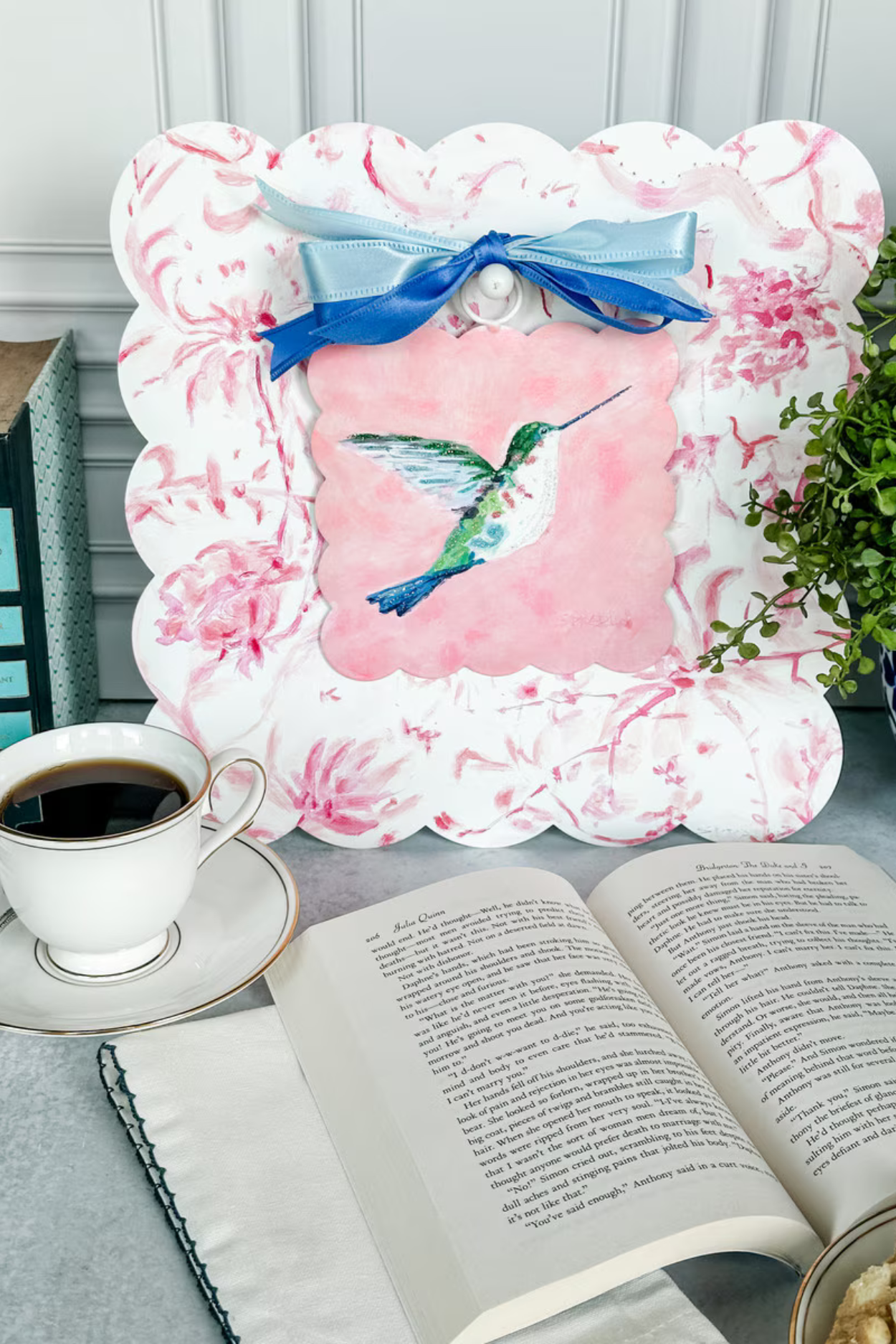 Mini Gallery Scallop Hummingbird