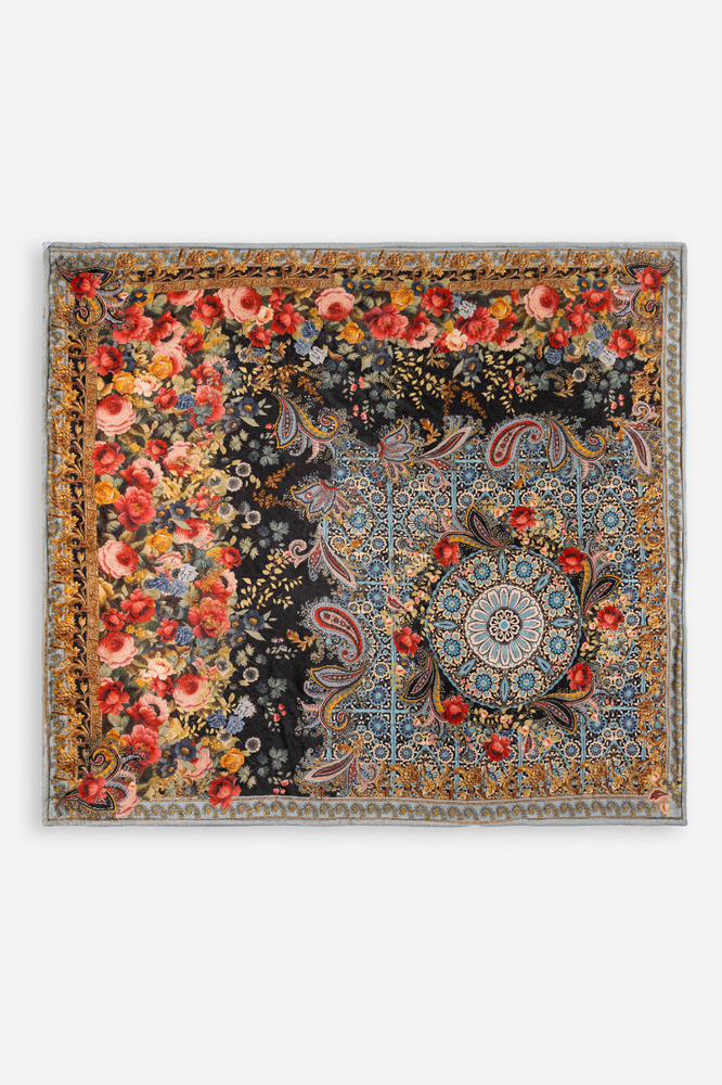 
                  
                    Laurel Canyon Cozy Blanket - Leto
                  
                