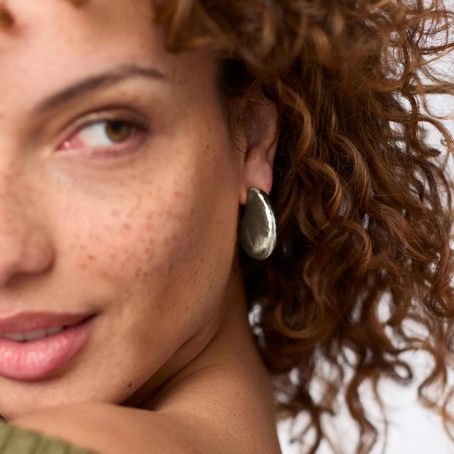 Solara Hoop Silver